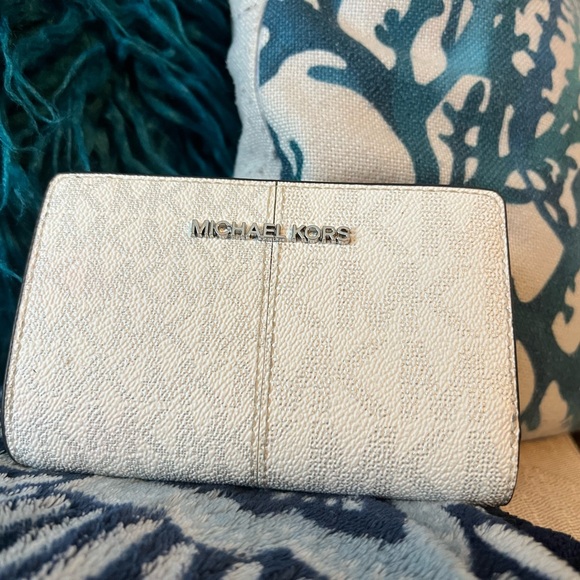 Michael Kors Handbags - Michael Kors Textured Cream Wallet